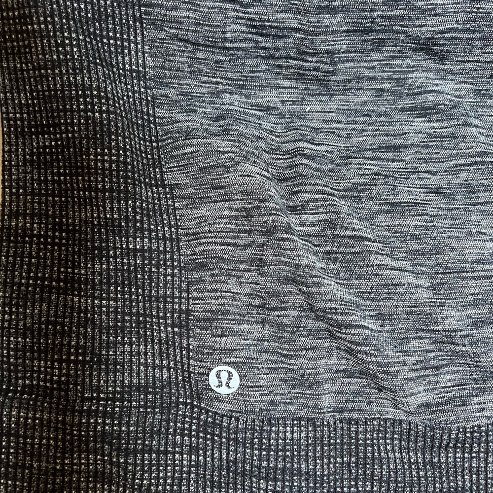 Lululemon half zip - Picture 4 of 6